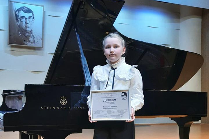 Ученица Абаканской музыкальной школы - лауреат IX Губернаторского международного конкурса 